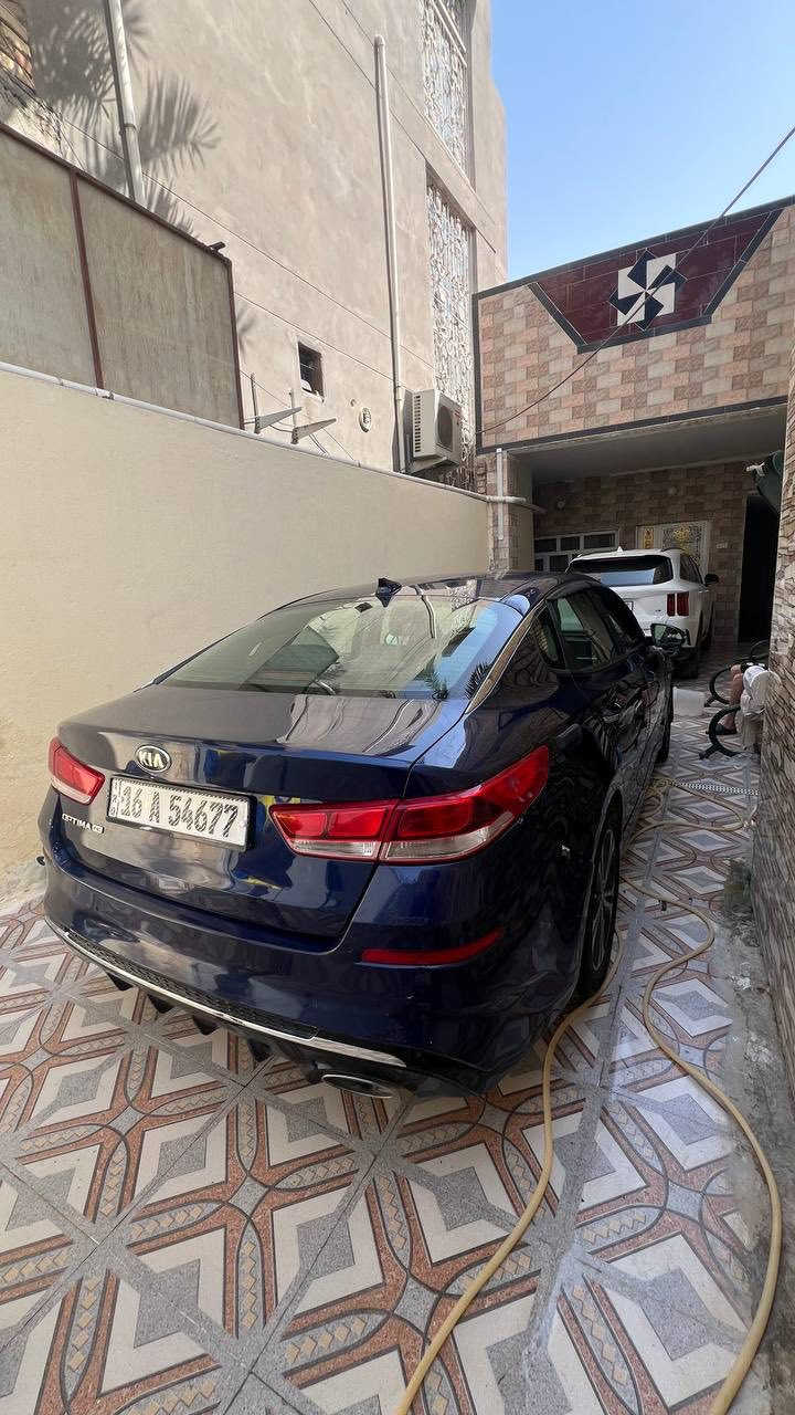 السلام عليكم
كيا اوبتيما 2019 امريكي 
داخلة كلين بيها بس دعاميتين بامريكا وبالعراق بارد جاملغ ايسر  وبارد هلال جاملغ خلفي ايسر 
رقم جديد سنوية 2029 السيارة باسمي تحويل ثاني يوم مشروع وطني
السيارة شاشة كبيرة تحديد مسار مانع اصطدام مثبت سرعة اشارات مري كامرة دوارة تحكمات ستيرن تخم تاير جديد حدادية جديدة محرك 2400
***********
مكاني الديوانية
