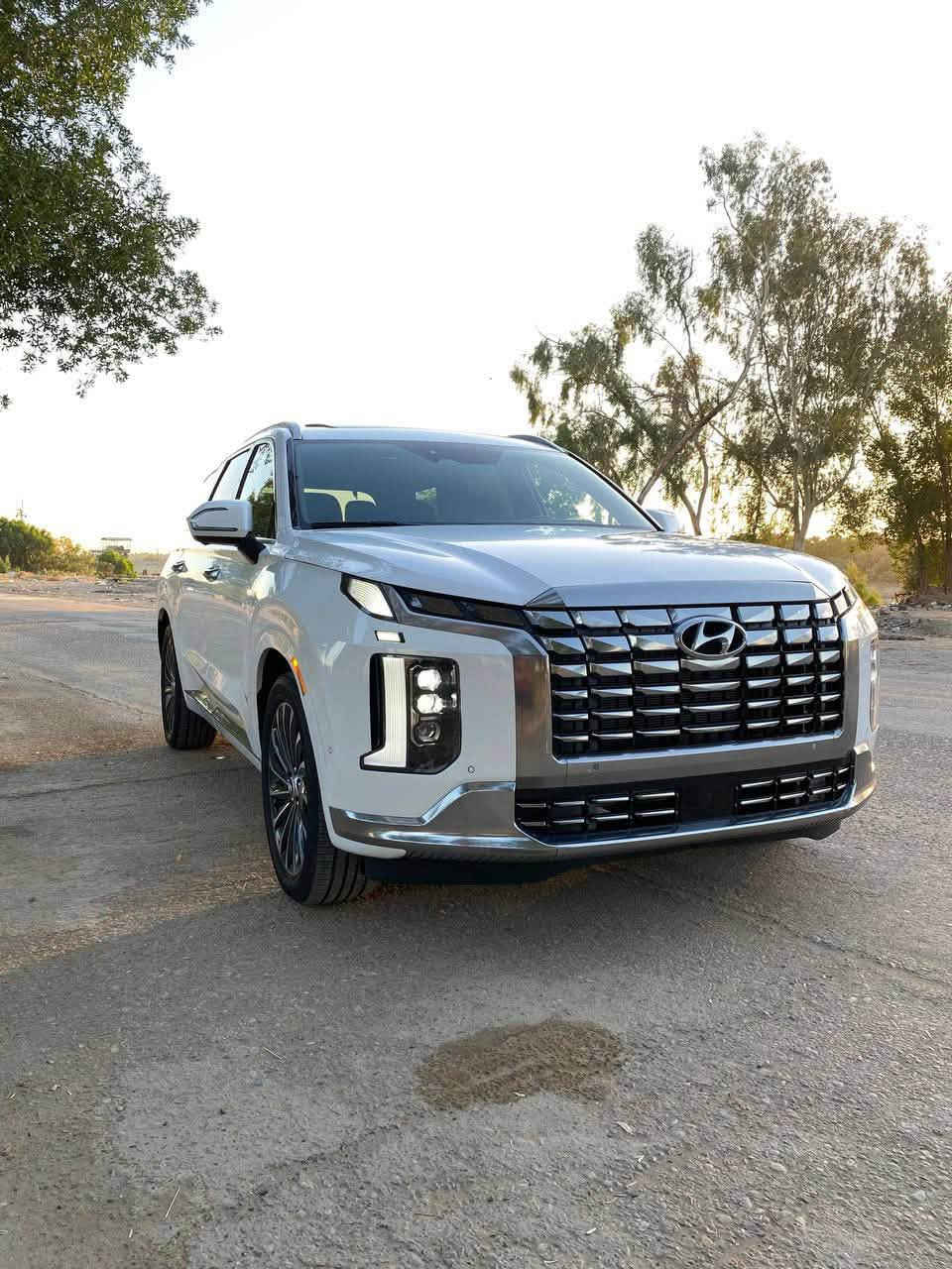 السلام عليكم للبيع هونداي بلسايد 2024 
فئة الكولكراف فول اعلى المواصفات 
خمس كامرات كشنات تدفئة تبريد مساج 
تتقدم وترجع بلبصمة وهواي مواصفات بيهة 
حادث السيارة فقط بنيد ودعاميه مبدلات 
نفس اللون السيارة بدون صبغ بدون اي دواخل 
ماشية 3000 كيلو متر زيرو السيارة بدون رقم 
اني المستورد مكاني بابل المسيب 
للاستفسار ***********
