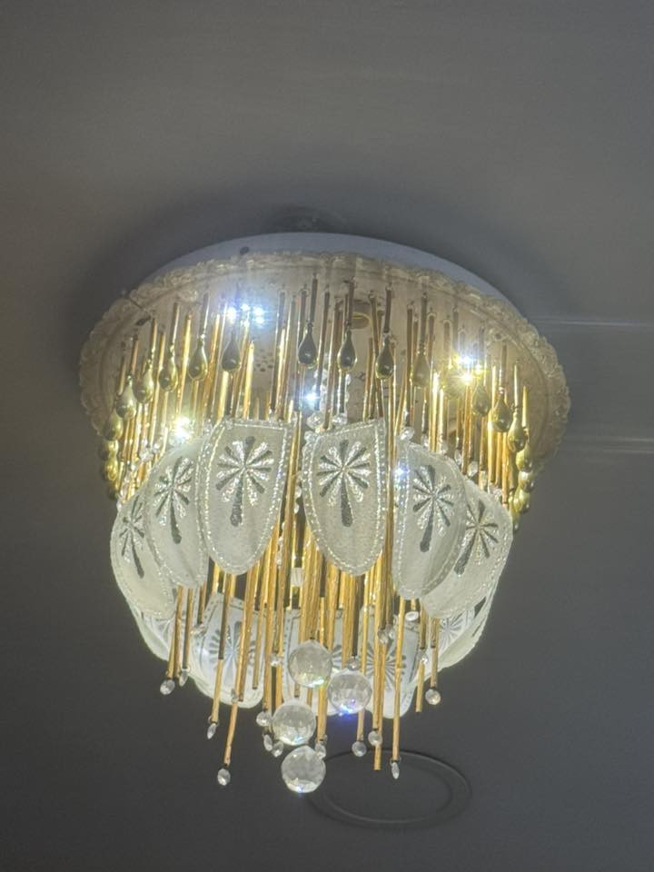 ثريات زوج للبيع مكان الأمين ثانيه سعر ثنينهم ٢٥ رقم ***********
