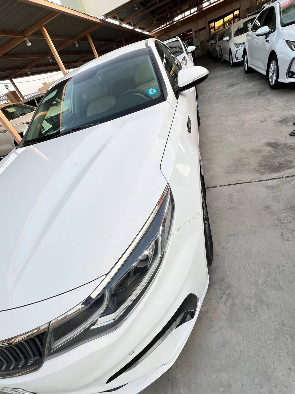 بسم الله الرحمن الرحيم 

للبيع كيا اوبتما خليجي محرك 2400دوش السونار مرفق ب صور كفاله عامه  فقط لي ب سونار مئشر كارت. 

المكان واسط الكوت.  

موديل 2020. 

ماشيه 55 الف  بعدها ب حاله الشركه استخدام واحد ع يدي 

بسمي تحويل مباشر رقم بغداد دولي جديد سنويه نافذه من 2025/12/21.          يعني تحول بسمك سنويه تجدد كبل لك. 

المواصفات. حساس خلفي  امامي مري شفط  شفتات  تبريد خلفي امامي 

وضعيات قياده ثلاثه 3️⃣ 
 السعر 220 وبيه مجال الشراي 

كل شيء موجود ب المنشًور 

الشراي لاتصال ع رقم ‭0781 671 6053‬

الخاص مغلق اتصال ☎️
