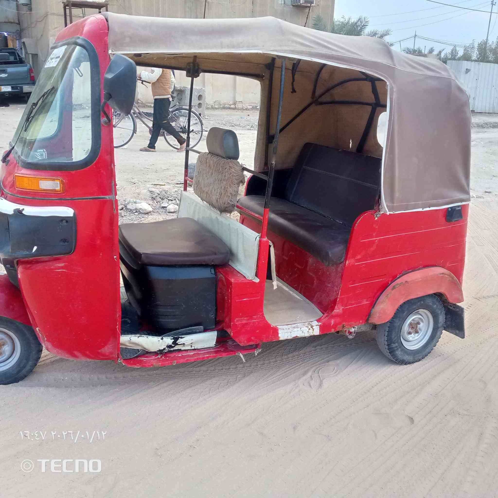 تكتك مديل 18 رقم  وسنويه  تكتك حلوه ونضيفه ما عوزه شي  بس تفيلس يمكن وحله بلمشي كهربياته كله شغال سعره 3ونص وشراي يخابرني *********** مكاني ناصريه السكان الصناعي
