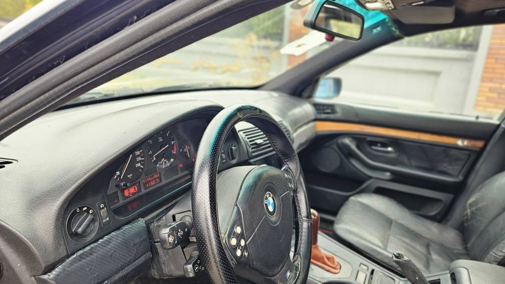 سلام عليكم سياره bmw E39 موديل 2000  سيارة فقط مصبوغ جماليه بدون ضرر   بشرط كمبيوتر سيارة فول مواصفات واحد على واحد مواصفات كشن جلد سلايت كشن هيتر اكشانا كهربائي ستيرن كهربائي میموری تبريد مركزي  داخل صاج اربع تايرات اربعه ويالات M حجم 18 صفر كير محرك بشرط سيارة فول شغال اي نقص ما بي حداديات %95 شاشه  سياره احلى من الصوره هزە و فحس و سنوية جديدة ٢٠٣٠ عنوان اربیل السعر 100$ بي مجال  رقم موبايل وتساب و 
فایبر  [*********** ]
Bmw e39 سەقەر 
مۆدێل ٢٠٠٠
سلاید
گوشن کارەەبای و گوشن جلد سوکان کارەبای و
گێر و مەکینە  و کارەبای بە شەرەتی کۆمپیوتەر 
چوار تایە و ویلی لۆکی لەسەر %٩٠ خاوێنە
تەقە و رەقە بەشەرت
فەحس و هەزە و سەنەوی هەتا ٢٠٣٠ نوێیە یەکسەر بەناوبکە 
*********** أربيل, العراق
