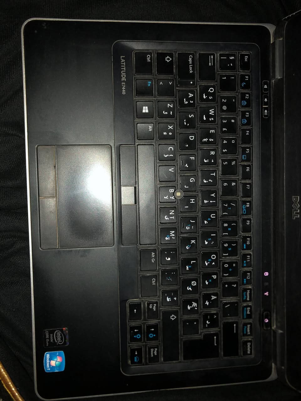 ابتوب Dell Latitude E7440 (سليم) نظيفة - كور i5 تفيد للدراسة والعمل المكتبي

التفاصيل:

للبيع لابتوب ديل (Dell) فئة Latitude المعروفة بالمتانة والأداء العملي، الجهاز نظيف وممتاز للطلاب، طباعة البحوث، التصفح، ومشاهدة الأفلام.

المواصفات:

💻 الموديل: Dell Latitude E7440

⚙️ المعالج: Intel Core i5-4300U (الجيل الرابع).

🚀 الرام: 4 جيجابايت (4GB DDR3).

💾 الهارد (التخزين): 500 جيجابايت (HDD) (مساحة كبيرة للخزن).

🖥️ كارت الشاشة: Intel HD Graphics (داخلي).

ويندوز 10 مثبت وجاهز للعمل.

مميزات إضافية:

✅ تصميم نحيف وأنيق (Ultrabook).

✅ لوحة مفاتيح عربي/إنجليزي.

✅ مزودة بمنافذ USB و HDMI لربطها بالشاشات.

✅ مناسبة جداً لبرامج الأوفيس (Word, Excel) والتعليم الإلكتروني.

💰 السعر: [160بيهامجال]

📍 المكان: [بابل]


**إذا كنت صاحب هذا الإعلان وتريد حذفه لأي سبب، رجاءا أرسل رسالة إلى الدعم الفني**