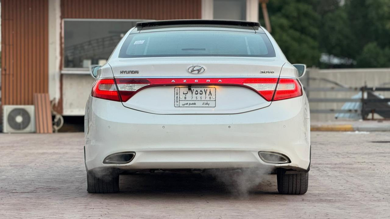 السلام عليكم ازيراة موديل ٢٠١٣ فول فول خليجي قطعتين صبغ فقط بدون دواخل شرط السونر
موصفات فول فول بانوراما داخل قرميدي كشنين كهرباء خازن ميموري شاشه وبصمه وكامرة دوارة حساسات امامي خلفي لد نهاري بعد بيها هواي موصفات تراي زيرو 
رقم بغداد مشروع وطني 
مكاني بغداد اليرموك 
*********** 
السعر ١٢٠ قفل قفل قفل
