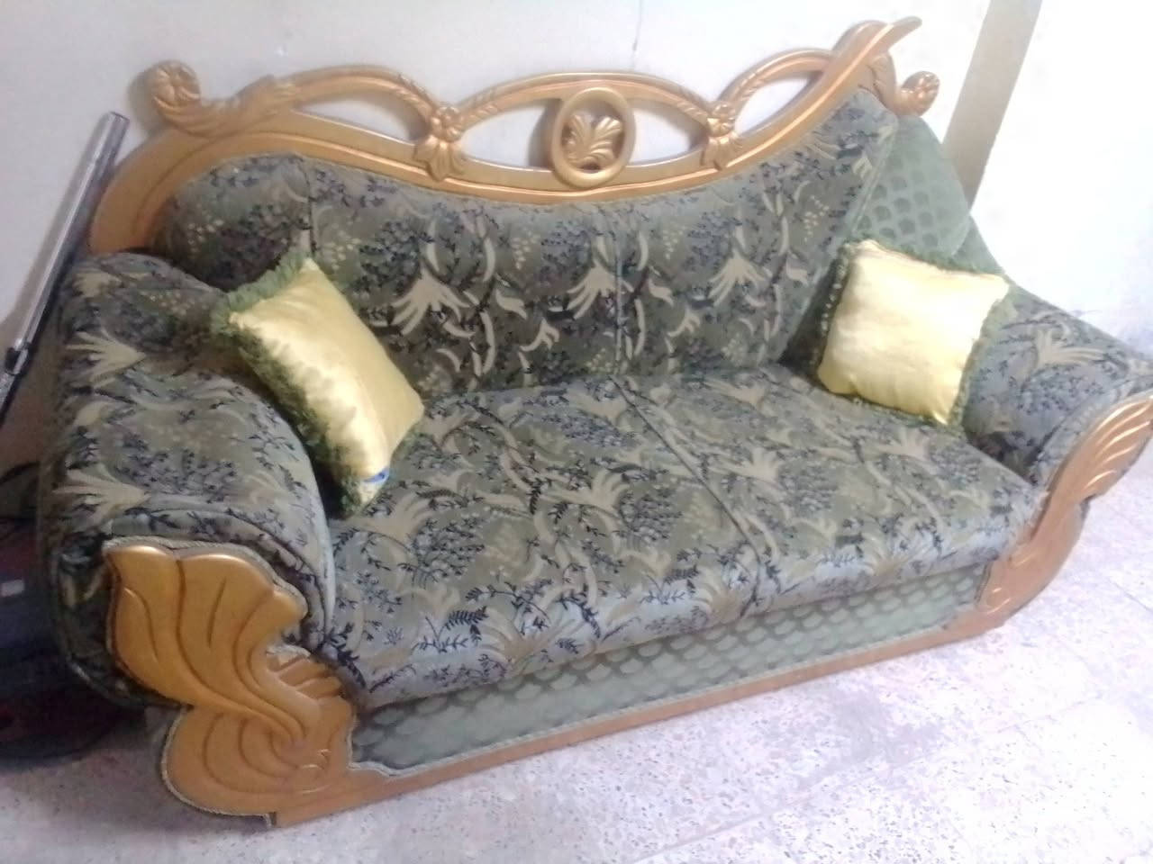 تخم للبيع  ٩ نفرات السعر  ١٥٠ مكانه كوفه ***********
