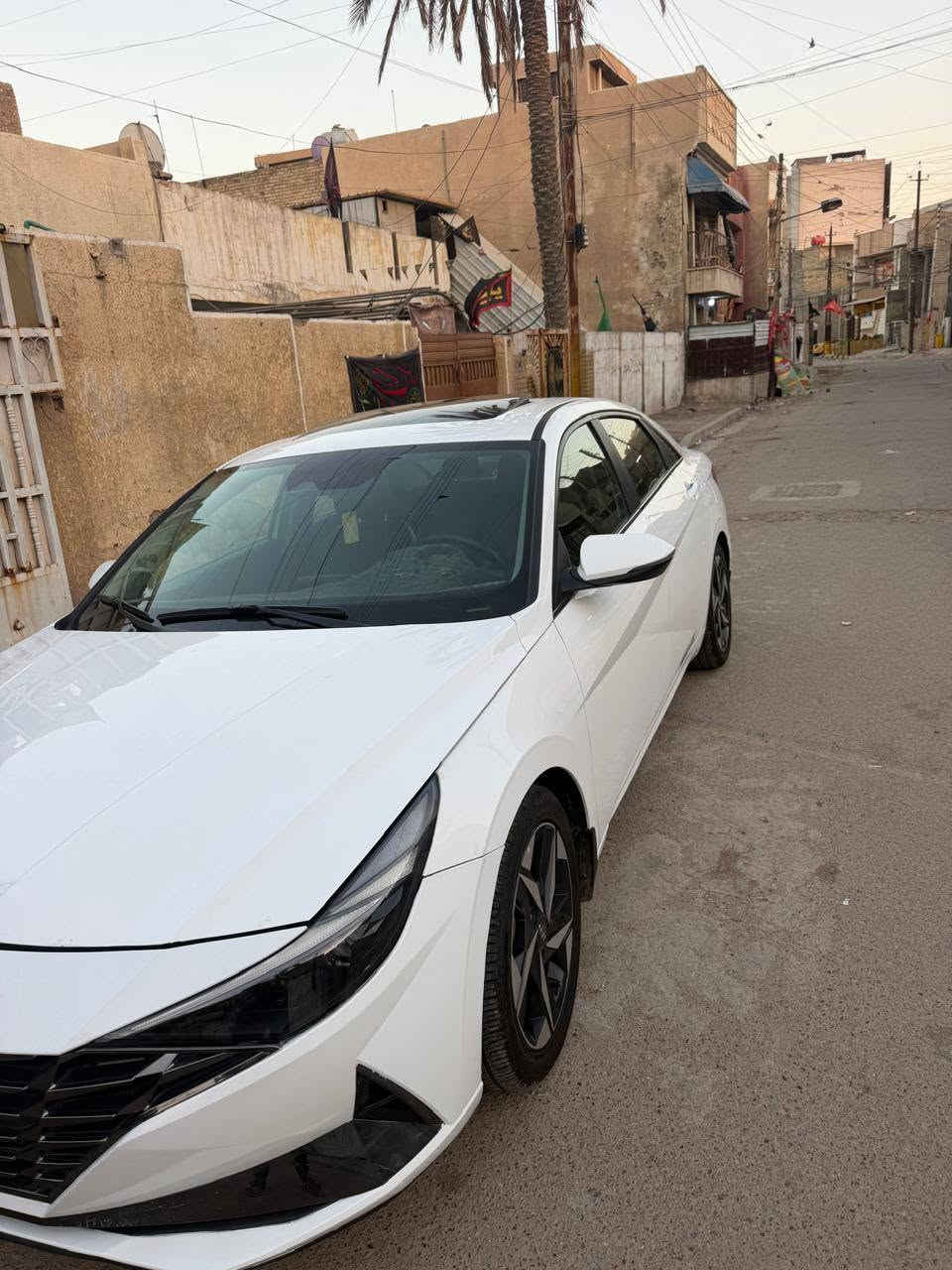 السلام عليكم إخوان إلنترا ٢٣ هايبرد لمتدد فول مواصفات 1/1 بيهة بارد بالبنيد وخشم الجاملغ الأيمن مال الحادث وصار بيهة صبغ بالدوسة الي جوة باب الصدر وباقي السيارة مكفول شرط السونار بسمي السيارة تحويل ثاني يوم بغداد حي أور *********** السعر 160 ورقة
