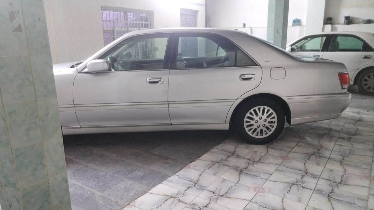 السلام عليكم 
تيوتا كراون (ملكه) للبيع 
لون رصاصي 
أصولي 
رقم سليمانية
مكان السيارة كربلاء
تفاصيل اكثر والسعر اتصل 📞
*********** كربلاء, العراق
