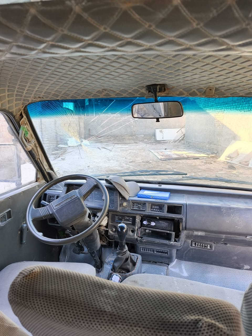 السلام عليكم كيا بستا موديل 93  سياره كير مكينه اكسل بم وعنابير  خير من الله  الكشر شوفه عينك  داخل نضيف السياره نصبته حلو بس يرادله شويه ترتيب مكان حله مركز  السعر 25 وبيه مجال  تريد وكاله تريد مداور 
*********** مامتواجد خاص
