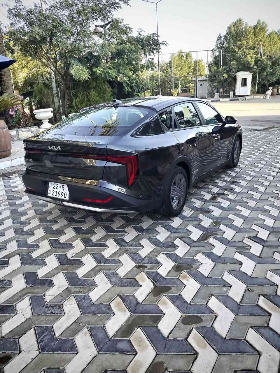 السلام عليكم 
كيا K4 LS 2025 
بدون صبغ 
ماشيه 10000ميل
فول مواصفات  
شاشه كبيره متصله 
عداد دجتال
كامره دواره
بصمه
تشغيل عن بعد 
شاشه كار بلاي
هاند بريك بصمه
لايت عدسه عدد 3
لد ترحيب
بصمه ابواب
رادار امامي
لد خلفي 
اوتو هولد
3 وضعيات قياده
 بغداد الكرخ
***********
