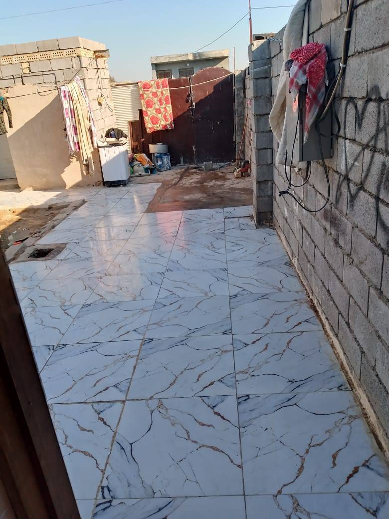 سلام عليكم من رخصت الدمن بيت لبيع المساحه  200متر البيت  زراعي سند 35يتكون البيت من ستقبال  وغرفتين وصاله ومطبخ وكراج سياره وحديقه وصحيات  البيت جديد صاله شهرين من كمل العلوان بغداد بل باويه يم قريت عبد العوده يم ومضخه مال مي بشارع بيت حطاب عرض الشارع 10متار  سبيس الشارع السعر 40وبي مجال بصيط الرقم ***********متواجد عله واساب  الخط متوقف  ومتواجد عله الفيس المو شراي لا يتعبني وتعبه
