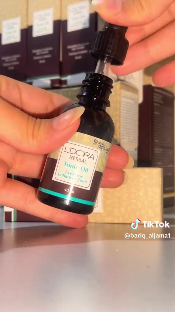 انسي الأظافر الصناعية واستعدي لجمال أظافركِ الطبيعية مع سيروم L'DORA Herbal Tonic Oil.

✅ تطويل فائق: يحفز نمو الأظافر بسرعة ملحوظة.
✅ قوة ولمعان: يقوي طبقات الأظافر ويمنع تكسرها.
✅ استخدام مزدوج: مثالي لتعزيز كثافة الحواجب وتغذيتها.
مكونات عشبية طبيعية تغذي بشرتكِ وأظافركِ بعمق. 🌿

ودعي الضعف واستقبلي الطول واللمعان! 😍 راسلينا الآن لحجز سيروم ليدورا الخاص بكِ.


**إذا كنت صاحب هذا الإعلان وتريد حذفه لأي سبب، رجاءا أرسل رسالة إلى الدعم الفني**