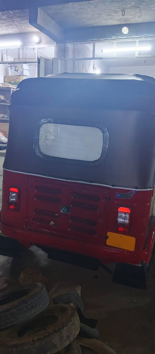 السلام عليكم تكتك 18 مرقم بغداد سعر 4600 وبيها مجال  مصبوغه عام حك جيه مكان حي طارق ‏‏‪***********‬‏
