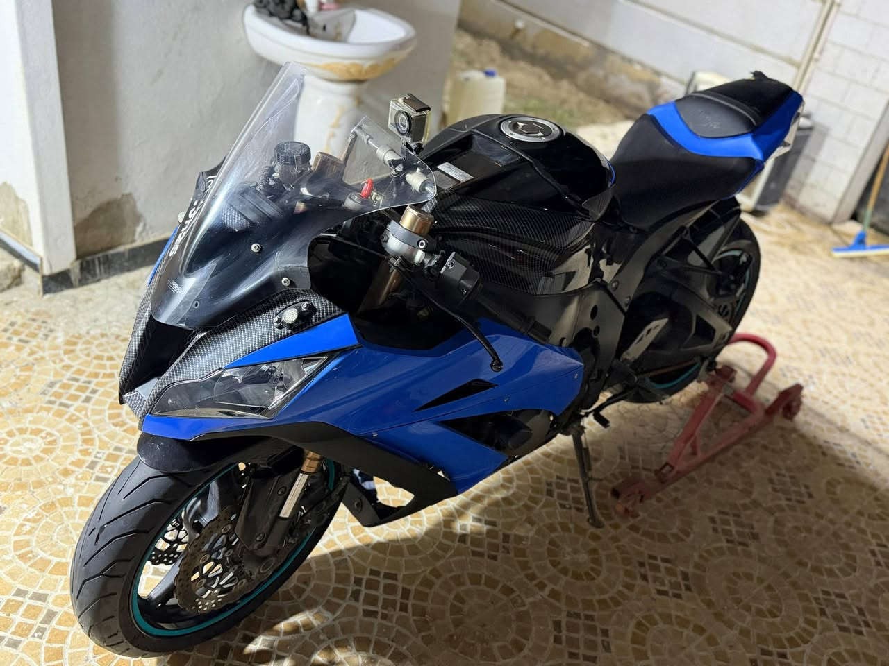السلام عليكم شباب دراجه للبيع Zx10R بحاله الوكاله جديده كلش ومكفوله من كلشي   ماشيا 26الف سويج واحد وعليها غراض والدراجه 
1تعديل خرائط الا حتراق 
2 إلغاء قيود البيئه
3 الغاء قلة السرعة ورون
4اضافة لونش كنترول للعقل 
5اضافةpit limit
6الغاء ماطور لكزوز
7تعديل مروحة تشغيل 85
8اضافة بك فاير وفصلة على رون 8 وتتحكم بيه عن طريق دكمة 
9 تم اضافة كويك شفتر للدراجة عن طريق عقل 

 رقم وسنوية بصره بسمي  وبدون هم ابيع الناصريه يتصل ***********/*********** خاص ماجاوب
