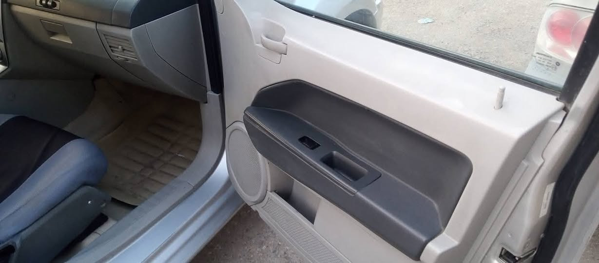 السلام عليكم دوج كاليبر للبيع 
رقم بغداد الدولي 
مديل 2008
كير مكينه مكفول صبغ احزام جماليه 
جهاز ريمونت قتحه سقف حساسات ولباقي معروف
تبريد عوزه غاز صدر نص عمر جام كهرباء كله شغال
باسمي تحويل ثاني يوم  عنوان بغداد الشعب 
السعر ٥٥ ورقه وبي مجال للشراي 
 للتصال ***********
