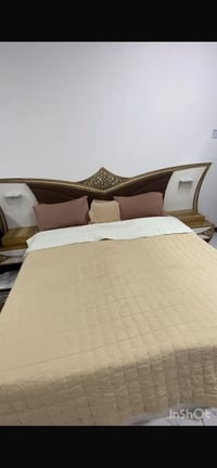 غرفة نوم 6 قطع مستعمله  بيها ملاحظات قليله  ب300 الف وبيها مجال 077472...