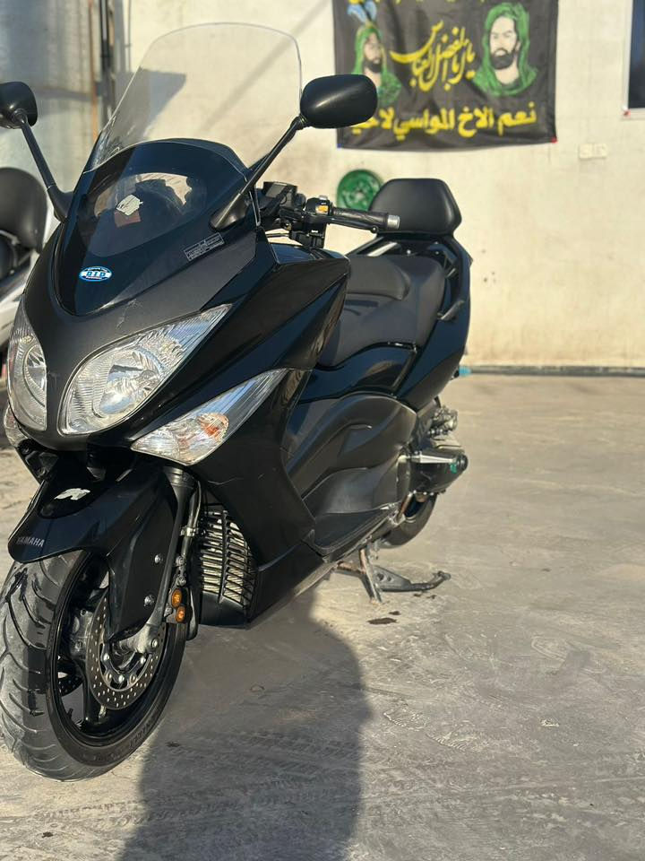 TMAX 2011 مرقم اصولي دراجة مزودة صالنصة رياضي وتجوة وكلج رياضي وشوتة رياضي للبيع مكاني بغداد بلديات تحويل ثاني يوم ***********
