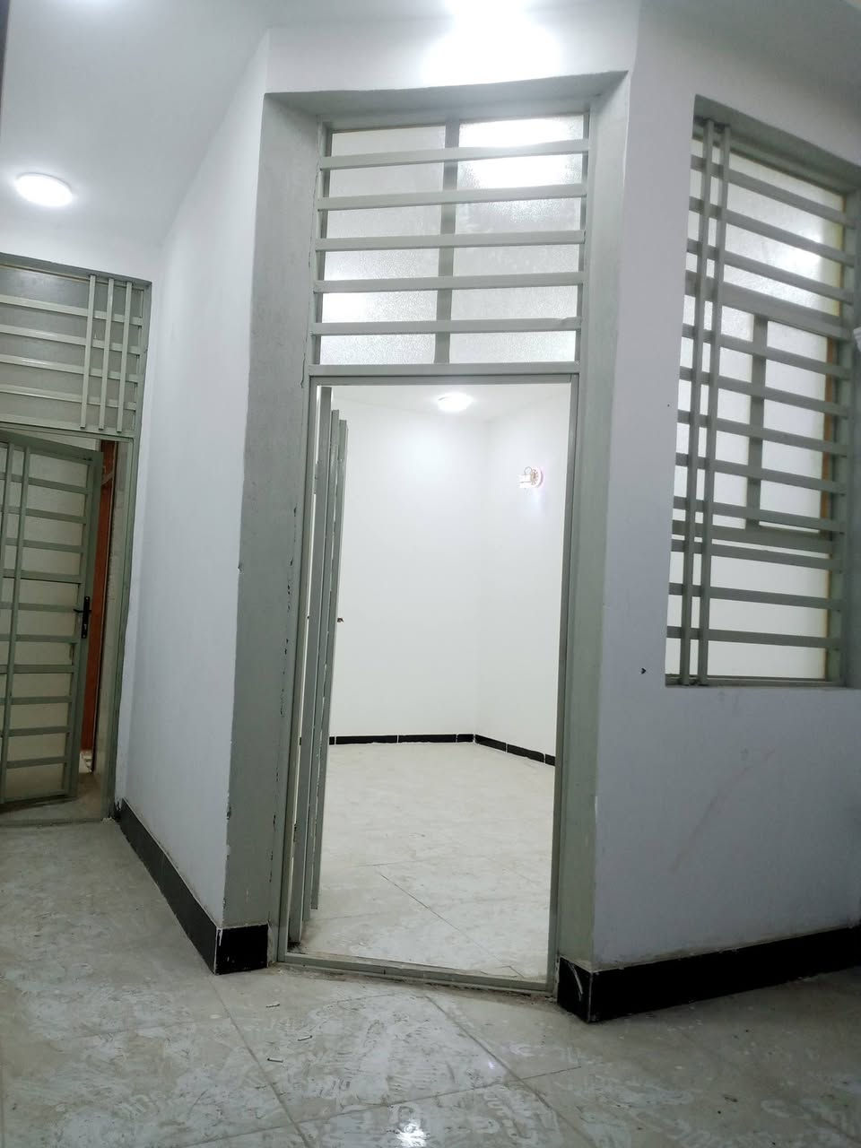 بيت للبيع 100متر بسعر 35وبي مجال العنوان النجف للستفسار ***********
