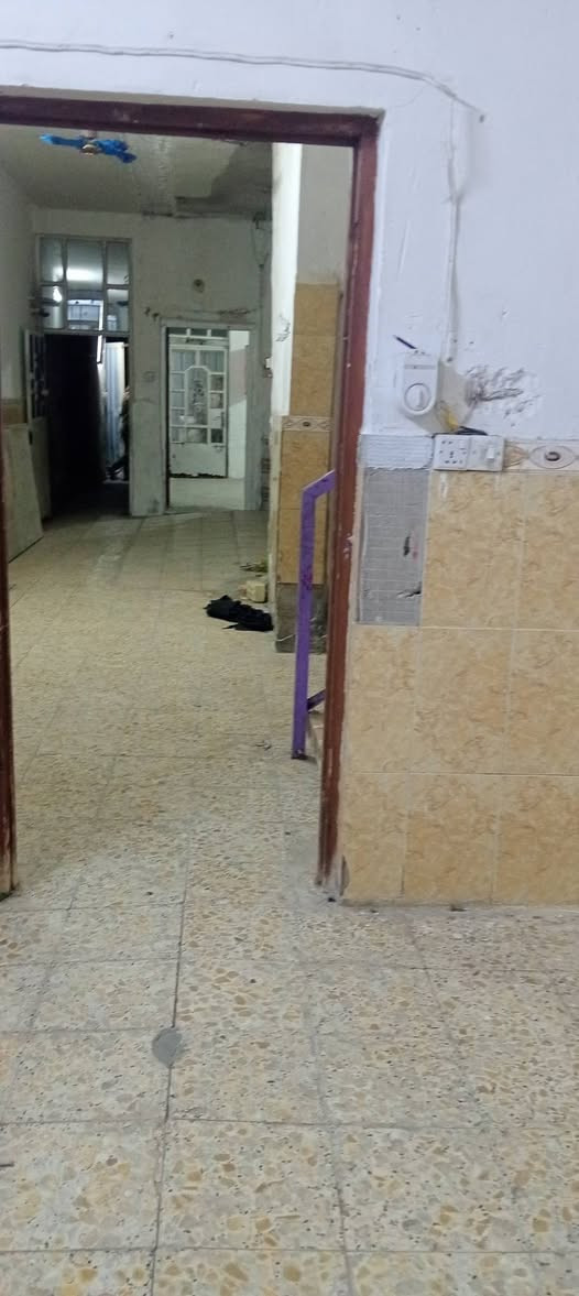 سلام وعليكم بيت 100متر قاطين  بل سكلات ب 12. خامس بين على مصور النرجس.  ايجاره ب 300  للستفسار *********** او على الخاص
