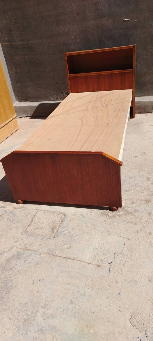تخوته صاج نفر حطاطة سعر التخت 75 قفل
العنوان.. الكرابلة قرب الناحية 
للتواصل على الرقم👈 ***********..متوفر واتس على الرقم
