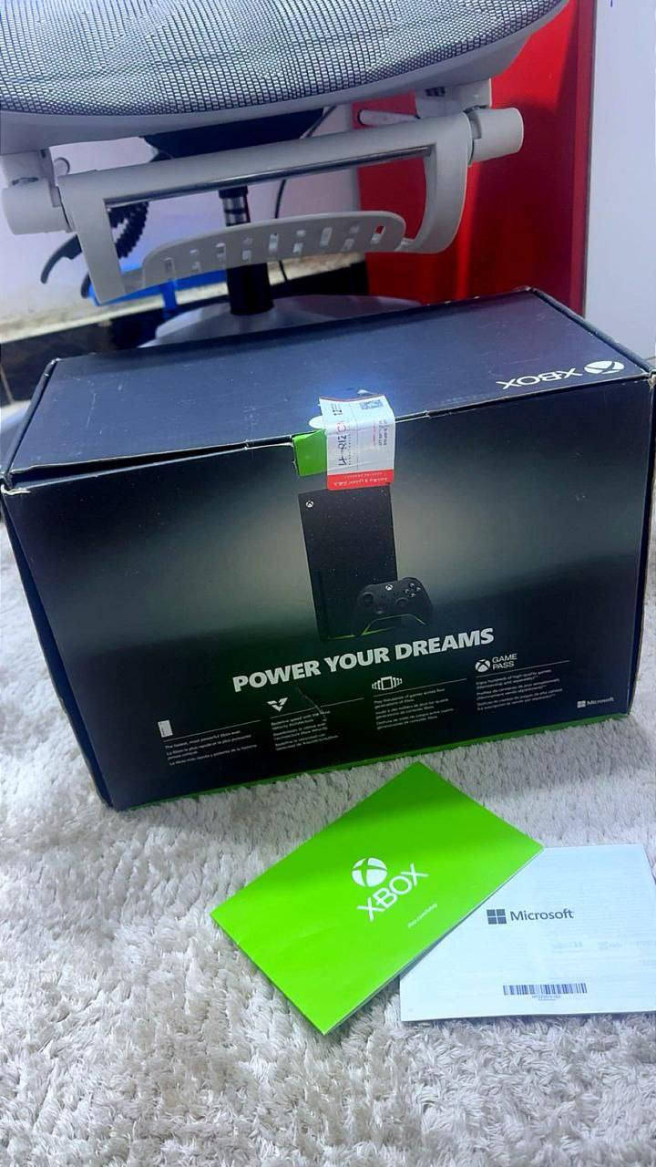 اكس بوكس سيريس اكس ( نسخة الجلاكسي نسخة محدودة )
المساحة 2T
الكارتونة موجودة
الملحقات كاملة
و يأتي معها شاحنة البطاريات و معها اربع بطاريات 
السعر 950 و بي مجال بسيط
للاستفسار ***********
و يتوفر توصيل
