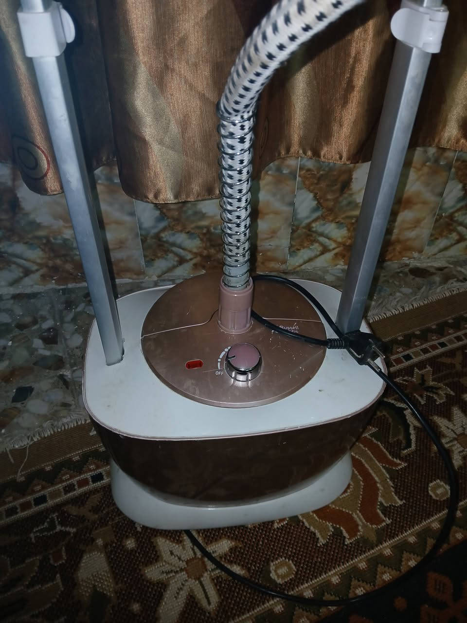 اوتي بخاري نضيف كلش تاخذة عل فحص ٣ ايام تاخذة بية شي مرجوع  السعر قفل بدون نقاش ٣٥ رقم الموبايل ***********
