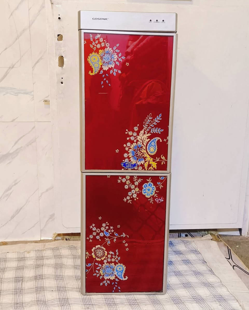 الواحد على 35 شغالات فقط البارد والثلاجه الحار مايشتغل 
مكاني بغداد العبيدي قرب مدرسة العابد ***********
