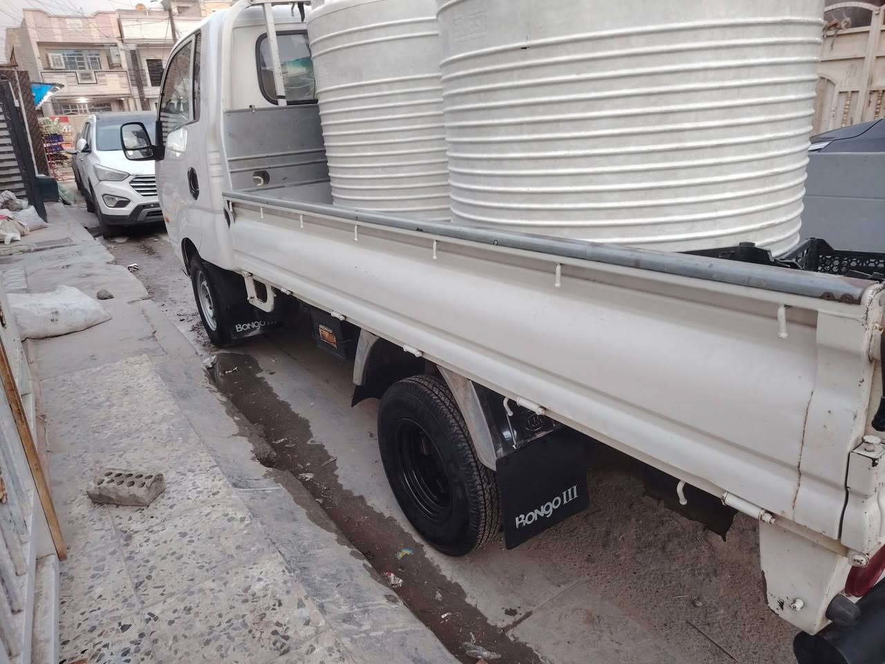 السلام عليكم كيا بنكو 3000 شادله مكينه 2700 رقم صلاح الدين بسمي سياره جديده ومكفوله من الضربه بيه صبغ بدواير شي بصيط شاصي رقم شاصي جديد كير مكينه جدد تخم تاير تحويره 13خلفيه سياره مال جناي على ايدي ماعايزه برغي وشرط التحويل رقمي ***********غير متواجد عل فيس
