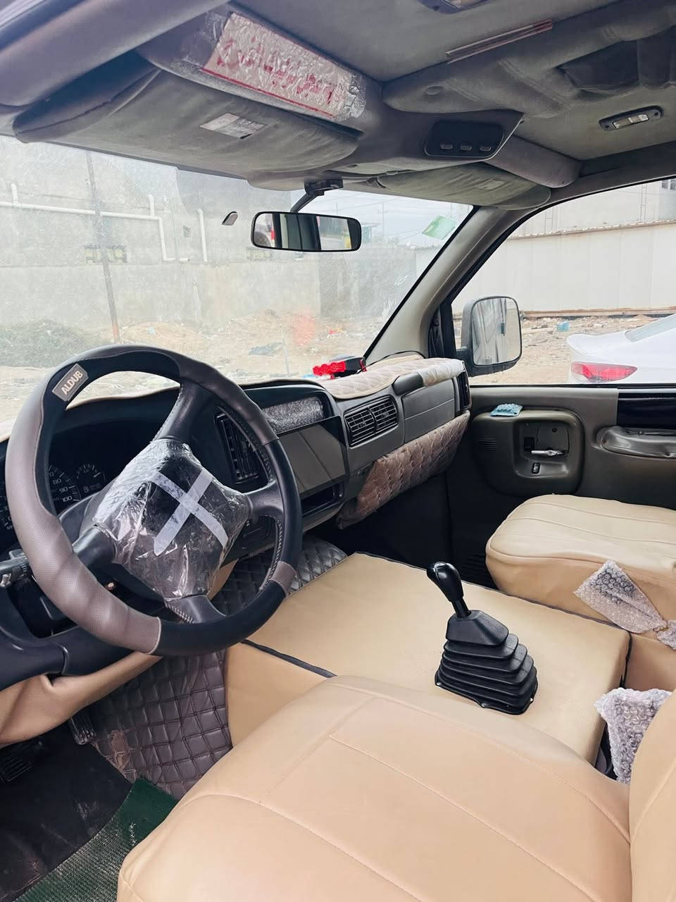 شياره فان مديل 2000سياره نضيفه جاهزه كير عادي محرك بينكو 4000 بسمي بصرا خصوصي سعر سياره ***********
