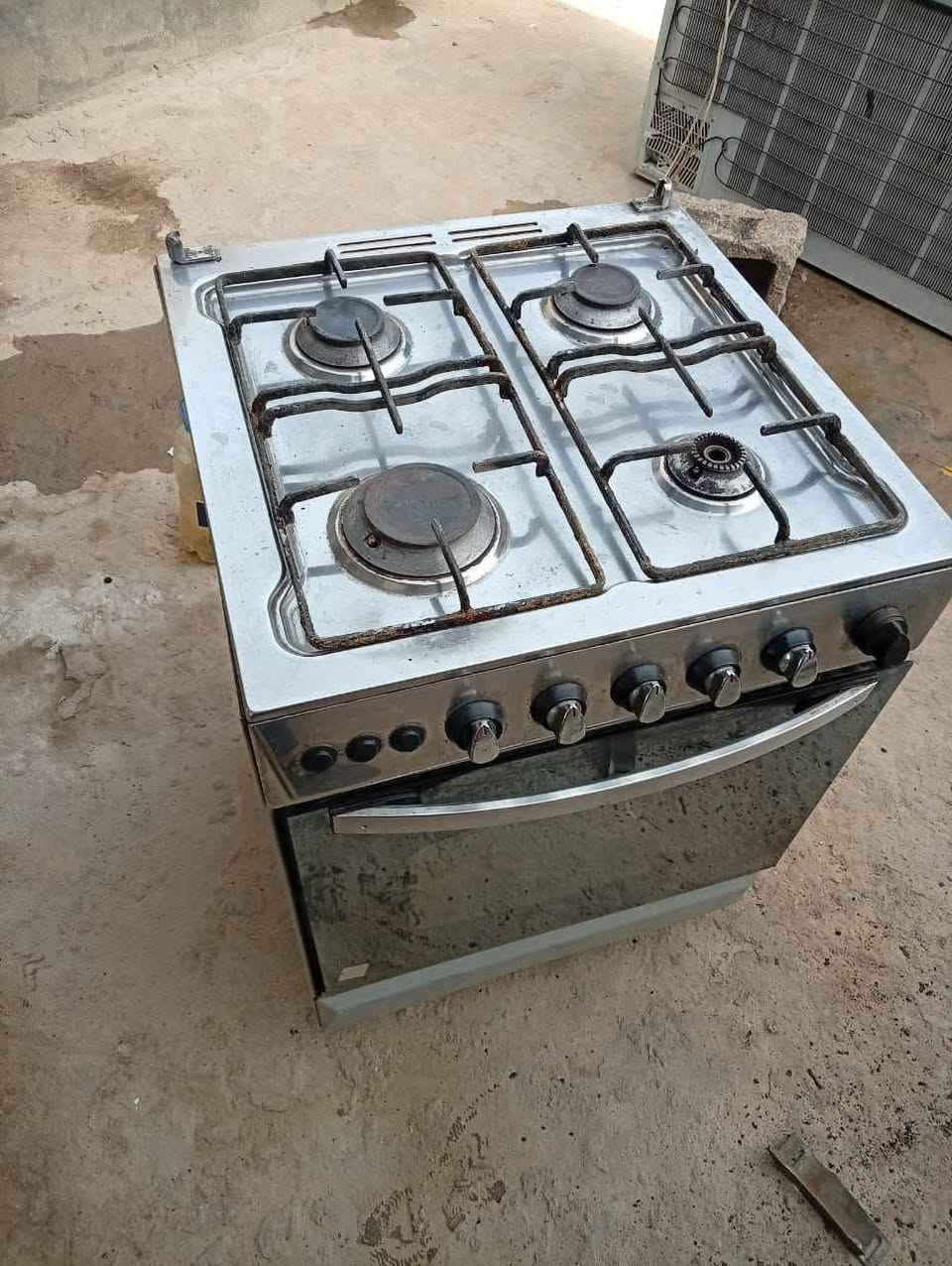 طباخ البيع السعر 90 نضيف شغال العنوان ناصرية الرقم*********** Singapore
