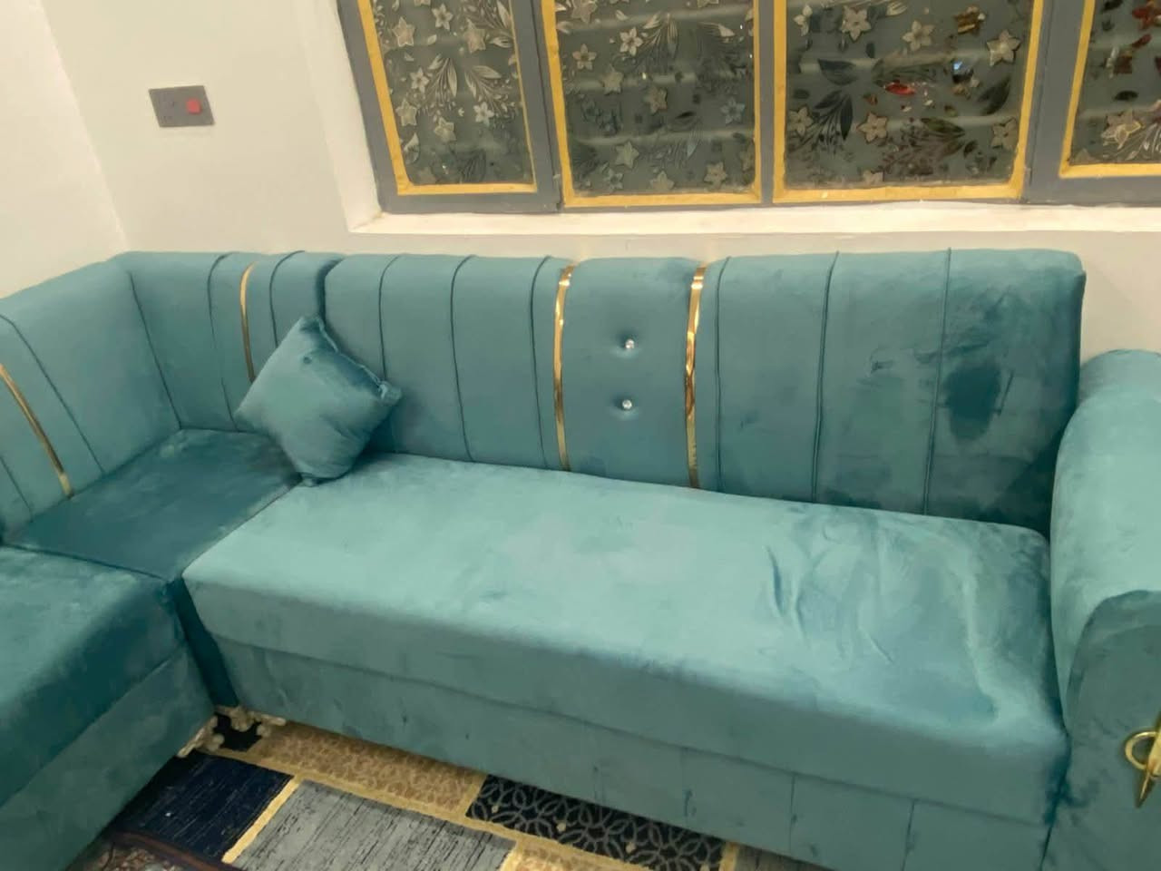 اغراض للبيع جدد بعدهم استفسار عل رقم***********
