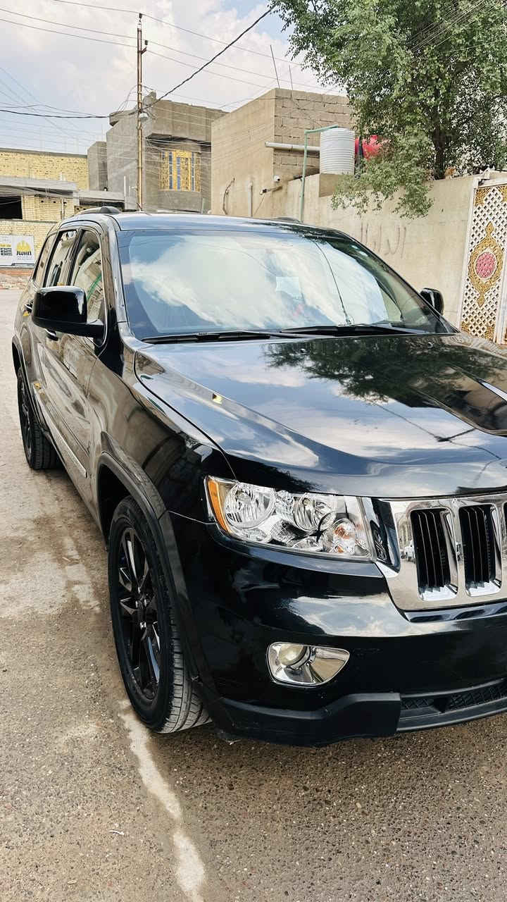 للبيع جيب لاريدو موديل 2012
السيارة نظيفة بمعنى الكلمة
بيها 3 قطع صبغ بس
تخم تاير جديد
حدادية كاملة جديدة
دوشمة جديده
السياره نظيفه بمعنى الكلمة 
💰 السعر: 155 وبيها مجال
📍 العنوان: البصرة – المعقل
📞 للتواصل: ***********
