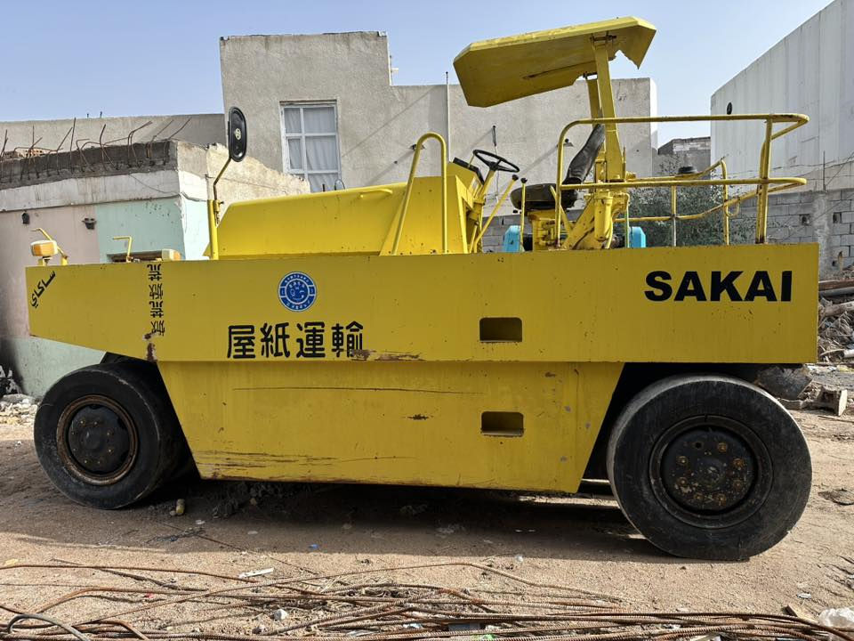 السلام عليكم 
للبيع حادلة ساكاي كير عادي 9 تاير
محرك اسوزة 6 سلندر بم ونوزل
كل المرشات شغاله ( *********** )
