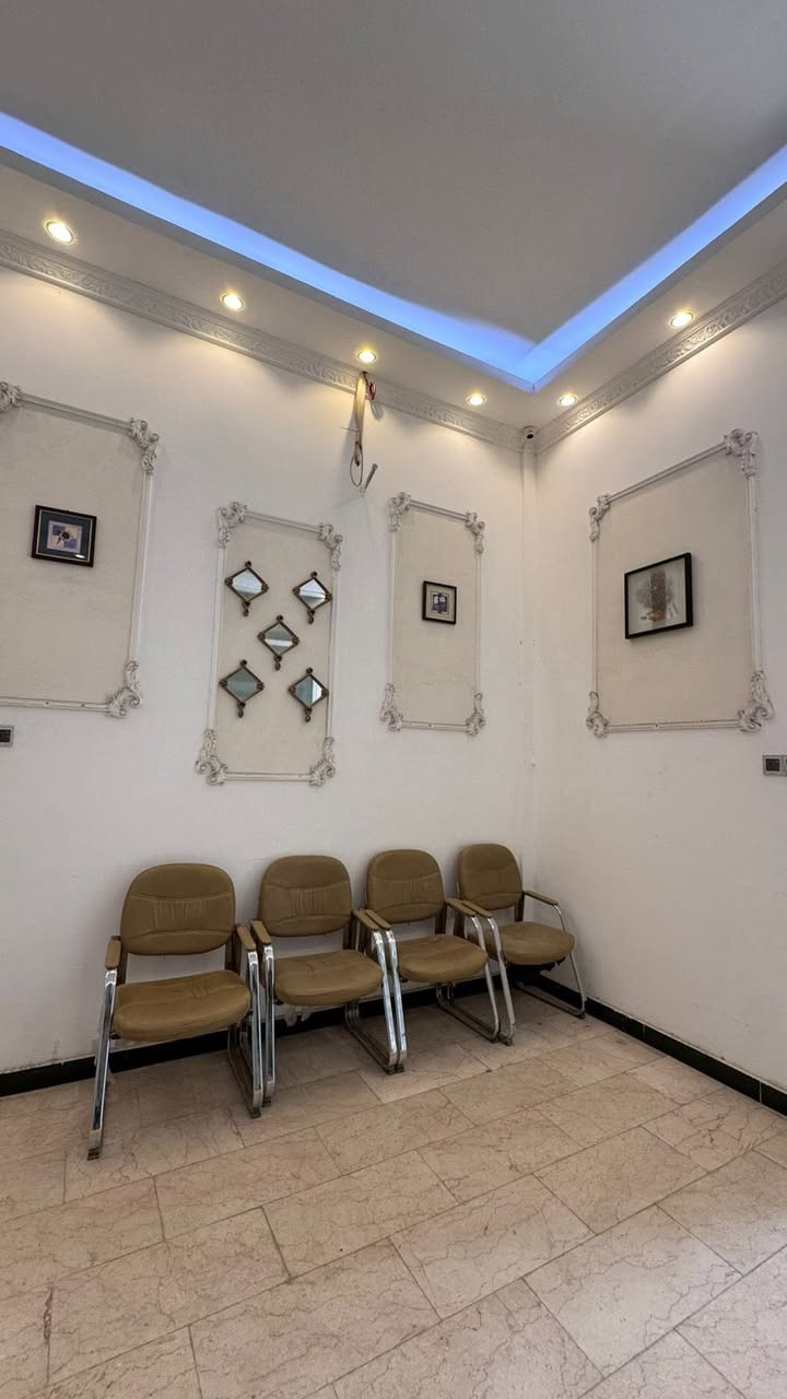 شـركـه أنوار الجـزائري للعقارات والمقاولات 
يتوفر بنايه تجاريه للبيع 
الوارد الشهري : 8 ملايين ونص 🛑
العنوان : الجنينه - شارع الكرناوي📍
المساحه :   160 م
الواجهه :   8 م
محتويات البنايه  : 9 شقق + محلات 2 
المواصفات :  بناء حديث 2025 طابوك بالكامل وكونكريت مسلح ودنك + شريطيه على شارع تجاري مقابل جامع الكرناوي وشارع من الخلف 
السعر الأجمالي :   مليارين دينار عراقي 🛑

عنوان الشركه الجبيله مجاور جوتن للاصباغ 
و قصر شيرين  📍

شركه أنوار الجزائري للأستثمار العقاري والمقاولات العامه والتجاره العامه . 
الشـركة  مجازة رسمياً وقانونياً من جميع الجهات المعنيه 
 
للاطلاع على باقي العروض او مشاركه عرض مع الشركه
 التواصل عبر الارقام التاليه :
***********
***********
***********

