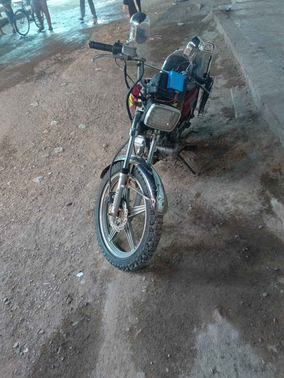 السلام عليكم دراجه ايراني البيع موديل 21وراق بيه سعر 300
وبيه مجال العنوان بغداد مجمع بسمايه ***********
