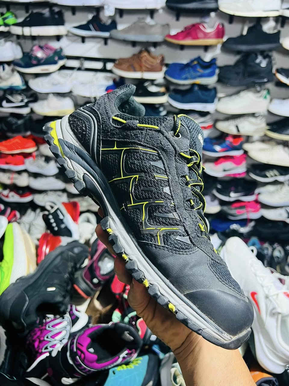 میندال - Goretex
قیاس ٤٤ — UK 10 
نظافة ٩٦٪
سعر ٤٠ الف مع توصیل


**إذا كنت صاحب هذا الإعلان وتريد حذفه لأي سبب، رجاءا أرسل رسالة إلى الدعم الفني**