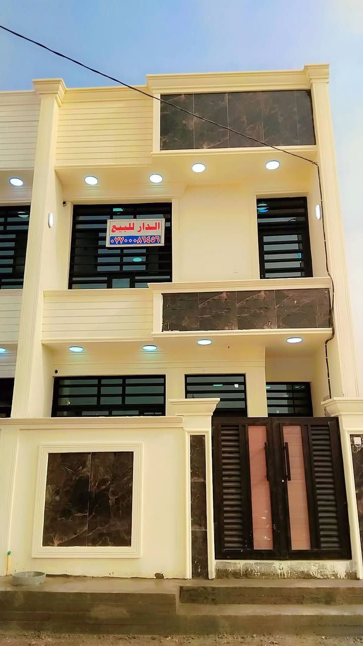 سلام عليكم مشتملات مساحه 50 متر الواحد بناء درجه اولى منطقه طالب العلي مربع الاول  قرب قوس بوب الشام مدخلين طابقين ونص سند 25  /***********
