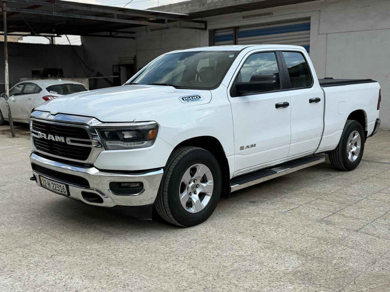 السلام عليكم رام 2023 رقم اربيل بسمي 6 سلندر باب قصير بيه جاملغ السائق فقط بدون دواخل بدون ايرباك سيارة جديدة جدا وجاهزة ما اي نقص محرك كير مكفولات سيارة على وضع الشركة ماشية 47 كيلو للاستفسار *********** السعر مناسب 245 ورقة مكان بغداد
