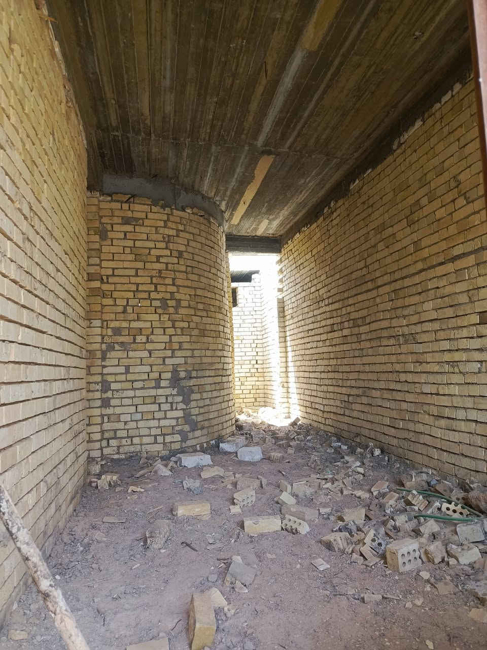 هيكل للبيع 150طابو زراعي سند 25 متر بناء درجة اولى طابوق جمهوري صب جسور غرفه وصاله واستقبال  ومطبخ وصحيات عدد 2  
كافه الخدمات شارع تبليط ماء كهرباء 

شارع المعمل  اسواق حسين الجبوري قرب جامع الخزاعل 
السعر 36 وبي مجال 
للتواصل *********** ( واستاب)
