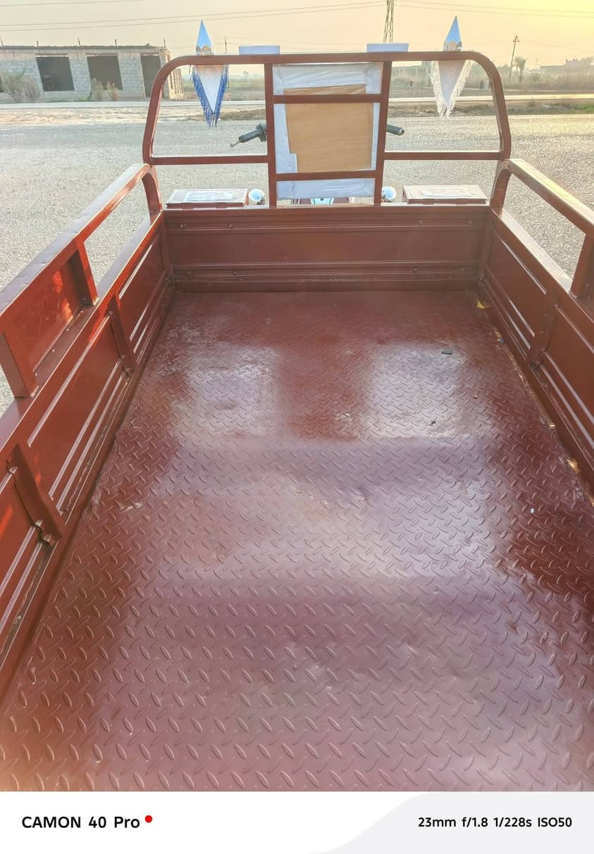 السلام عليكم ستوته للبيع موديل 15 مقفوله كفاله عامه محرك 23 مالكها بابل تجمع تساهله اوراق كفاله عامه مليون 200 و50 وبيها مجال***********
