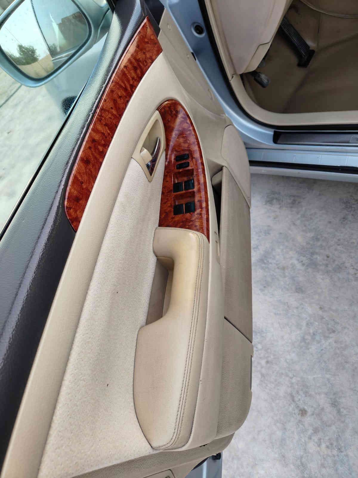 السلام عليكم
تيوتا كراون شاهينة للبيع موديل 2004 أصل شاصي 82 رقم ذي قار بسمي لوحات نكليزي تحويل ثاني يوم ،موصفات 3دكم دواخل بيجي بردة خلفية حساسات جانبية 
كامرة دوارة ،البدي كفالة 
السعر127
للأستفسارع ***********
***********
