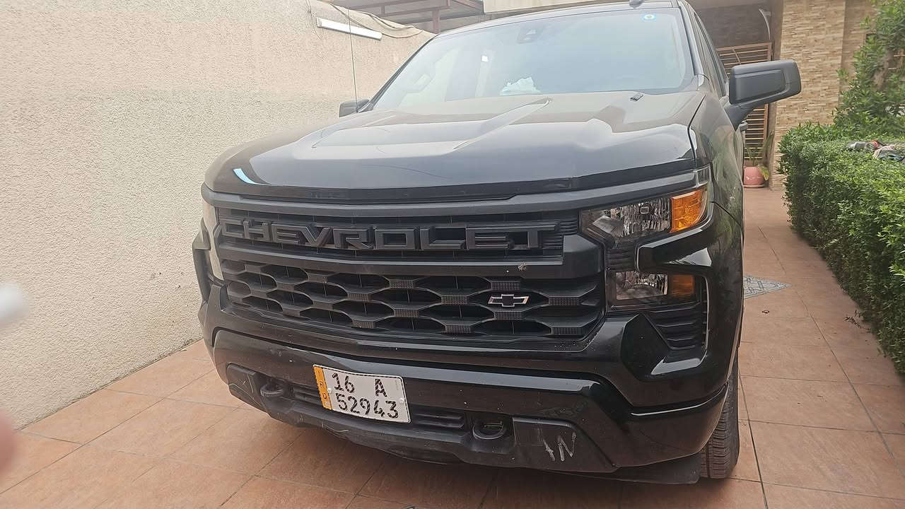 السلام عليكم
سلفرادوا ٢٥ ٤ سلندر ٢٧٠٠ تيربوا 
رقم قادسية كتاب شهداء
الضرر كما موضح بالصورة
ماشية ١٠٠٠٠ ميل
السعر : ٢٨٠٠٠ دولار فيها مجال بسيط
للتواصل ***********
العنوان : بغداد
