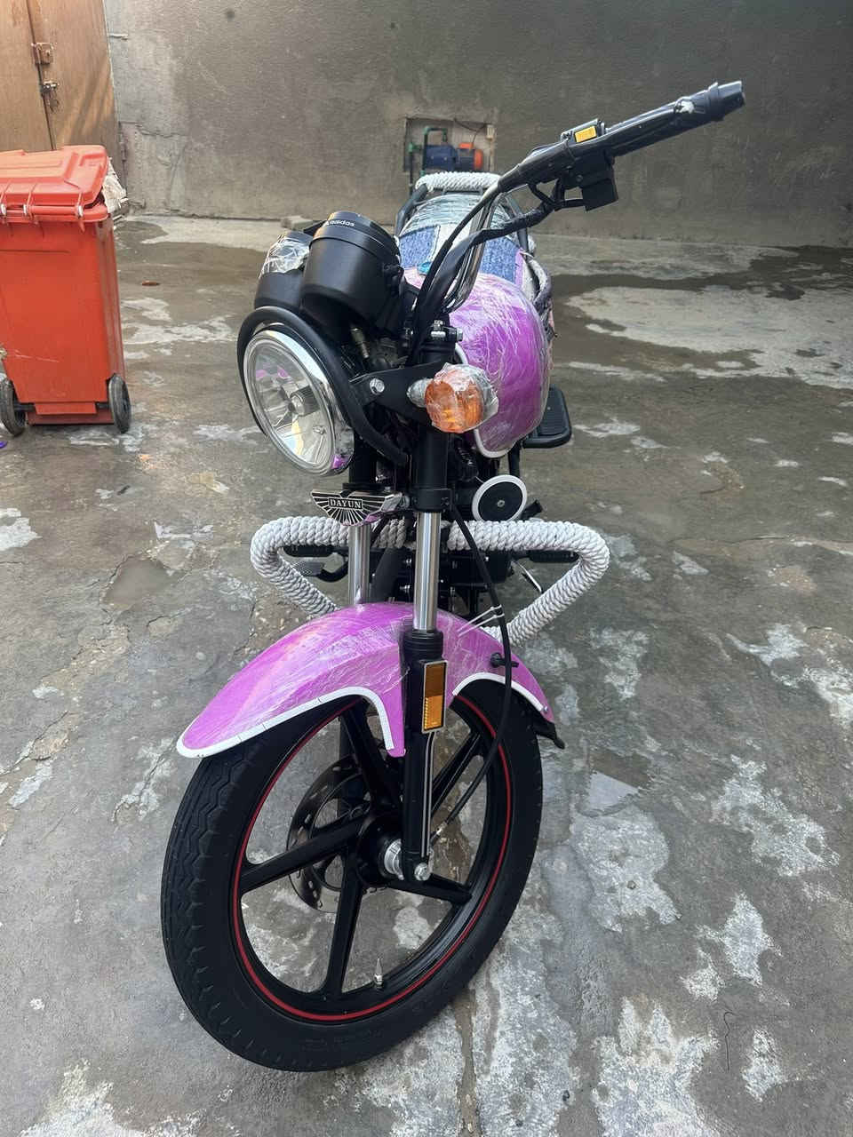 السلام عليكم دايون نفخ بنفسجي  موديل ٢٣ طالعه بل ٢٤  سنويه الرقم مامطلعه بعده باسم ابو المعرض البغدادي  دراجه نضيفه ع ايدي كلشي شغال بيها سعرها 2.800 مليونين وثمنميه    كربلاء امن الداخلي ***********
