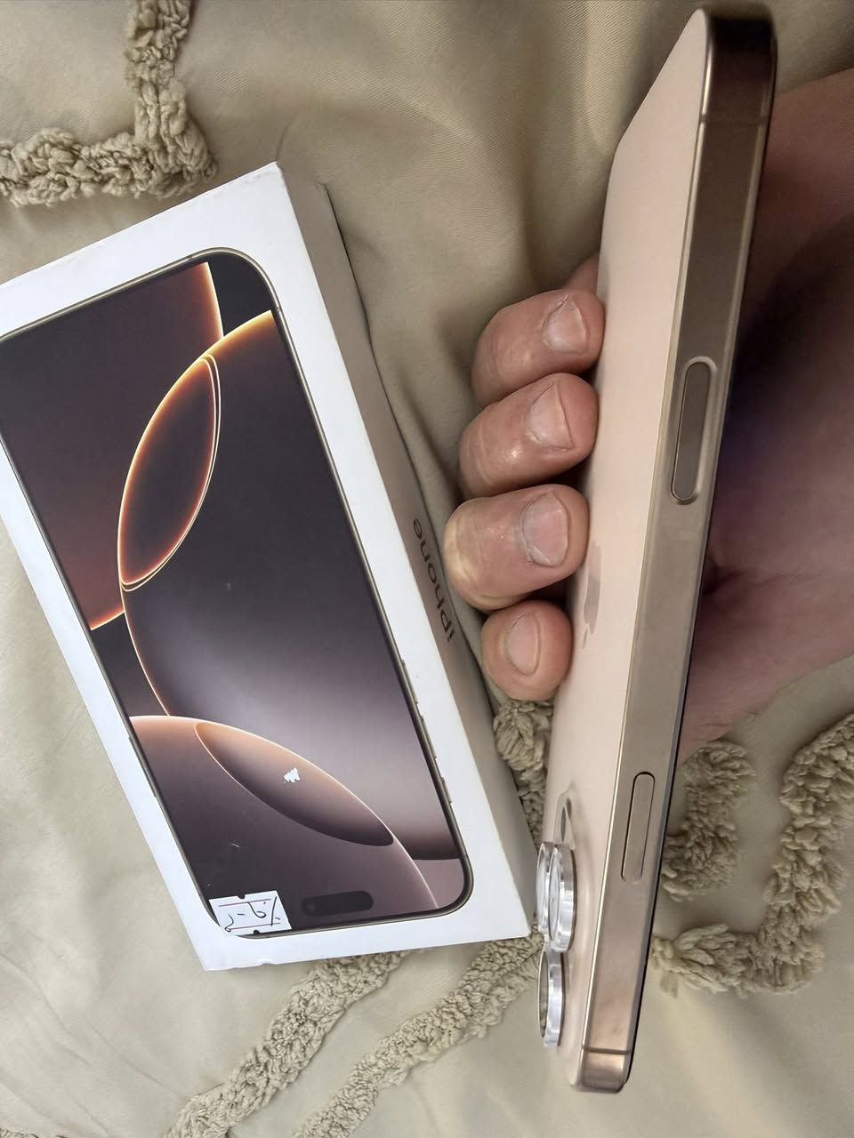 ايفون ١٦ برو ماكس بطاريته ٩٠ ذاكره ٢٥٦ نموذج m  غراضه كامله السعر ١٢٥٠ مليون اوميتين اوخمسين المكان بغداد الحريه الاستفسار ***********
