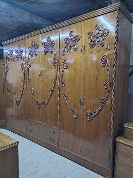 يعلن معرض الموسوي عن وجود غرفه نوم ست أبواب وملحق داخل وخارج صاج ضهر جرجوبه دنك ضفيره الغرفه نظافته فول وتسكام معاكس 5مليم زاويه كنتوريه اي استفسار خاص او الاتصال ***********
***********
