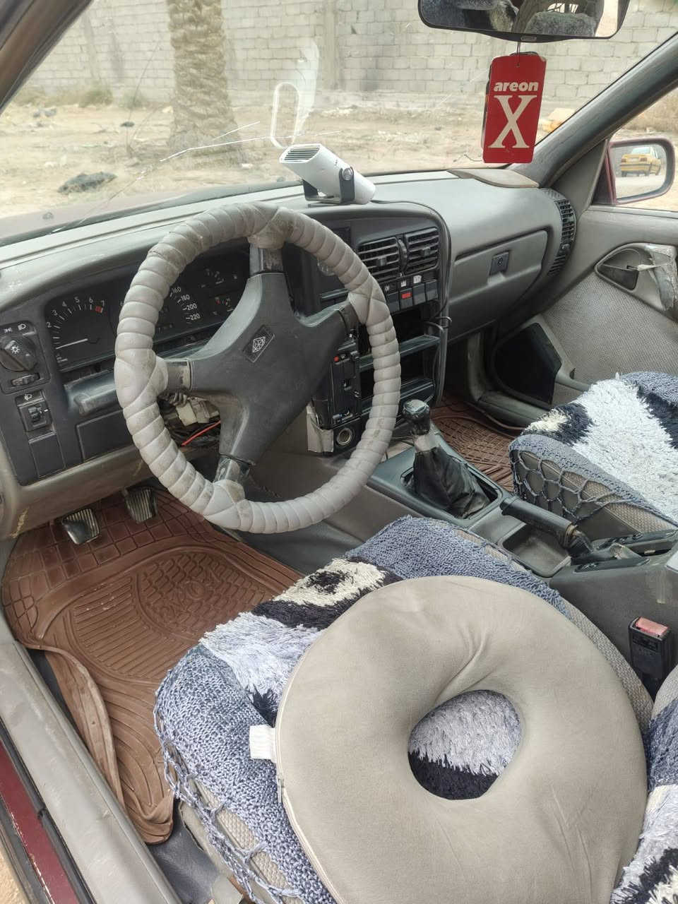 يا الله سلام عليكم مرخصت الادمن المحترم عندي سياره اوبل اوميكه مديل 91 الليع رقم بغداد عندي وكاله عامه مطلقه يعني تحويل مبباشر السياره بيهه لاستيك ولف بس المكينه صافيه ساعه سنويه صاقطه غرامتهه اني ادفعهه تخم تاير جديد سياره حلو اتريايك بصره المكان بغداد جسر اديالئ الكرغوليه السعر 33 بيهه مجال شي قليل الهاتف ***********
