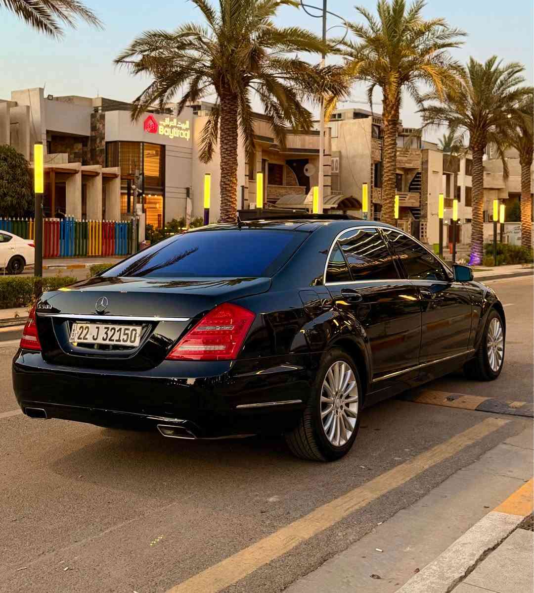 السلام عليكم 
للبيع مرسيدس S500 وارد خليجي BCM موديل 2011
محرك V8 تنفس طبيعي
فول 1/1 اعلى فئة VIP
باب طويل السياره جديده ومتقارن بالباقيات مغلفه ppf وبيه كتاب تظليل مال اربيل الى شهر 12 شغال باسم صديقي 
تحويل ثاني يوم فحص وهزه جديد
قطعه 1 صبغ(بسبب شخط)
جاملغ خلفي فقط الباقي مكفول وكير ومحرك مكفوله 
ماشيه 135 الف كيلو حقيقي والسيارة جديدة لوك احلى من الصور 
مواصفات بانوراما بصمه ناضور ابوب شفط جنطه كهرباء كاميرا 4كشنات مومري وكهرباء ومساج  طالولات خلفيه شاشات خلفيه 5بردات سيدي جنجر سستم صوت هارمن كاردن تحكم ستير كامل وستيرن كهرباء تلفون خلفي مع ريموت عدد 2 للشاشات  
كشن السائق داينمات لايت دينماك حساسات اماميه خلفيه وبعد بيه هوايه مواصفات للبيع رايده(230)$
 وبيه مجال بسيط للشراي مكانه اليرموك 4شوارع او مجمع الايادي *********** بغداد, العراق
