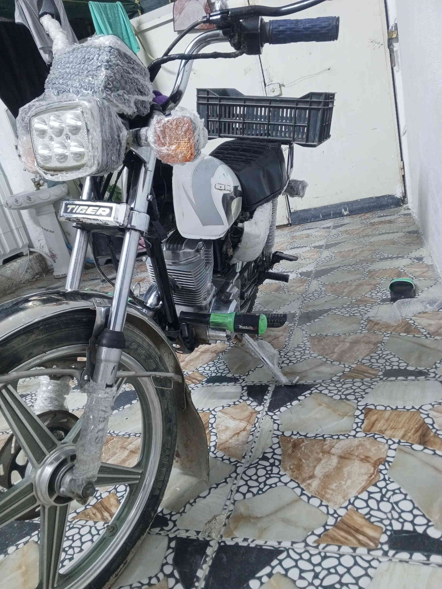 السلام عليكم
📌ماطور للبيع مودل 2018 بسعر مناسب 275 الف ومحرك ما مفتوح وكهربائيات كلها شغال
📌عنوان/كركوك_شقق غاز شمال
📌رقم/ ***********📞
