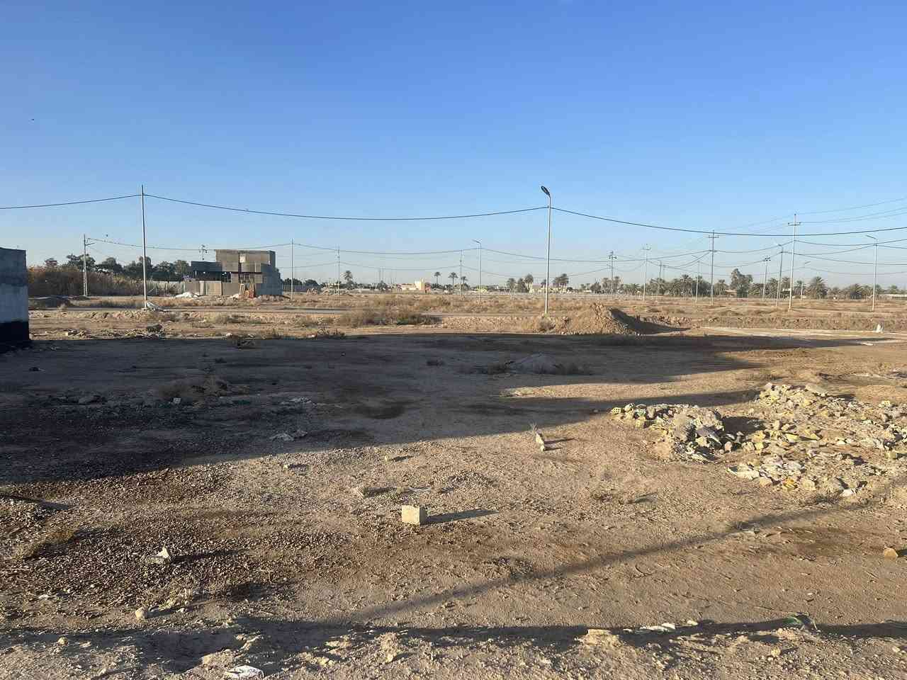 قطعه ارض اللبيع 
موقع حي العدل مقابيل محطه بانزين خانه مال عبيد السلطان 

مساحه 200م بلبدايه

سعر 25وبيها مجال 
الإتصال واستفسار 
***********
