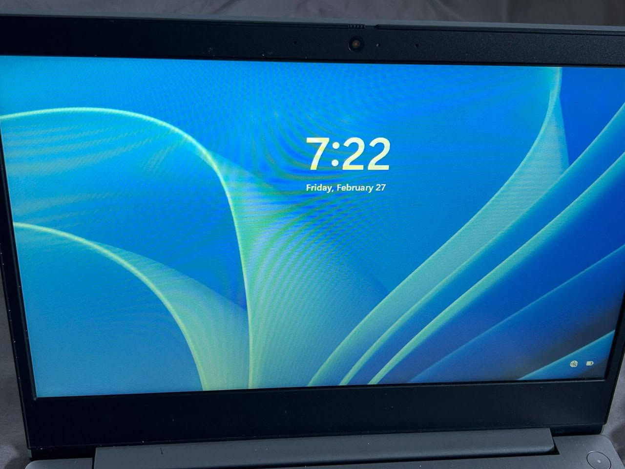 “لابتوب Lenovo IdeaPad 3
شاشة 14 بوصة
SSD 128GB
RAM 8GB
يعمل بكفاءة عالية
بطارية جيدة
نظيف جداً وخالي من الأعطال
وياه شاحنته وجنطته


**إذا كنت صاحب هذا الإعلان وتريد حذفه لأي سبب، رجاءا أرسل رسالة إلى الدعم الفني**