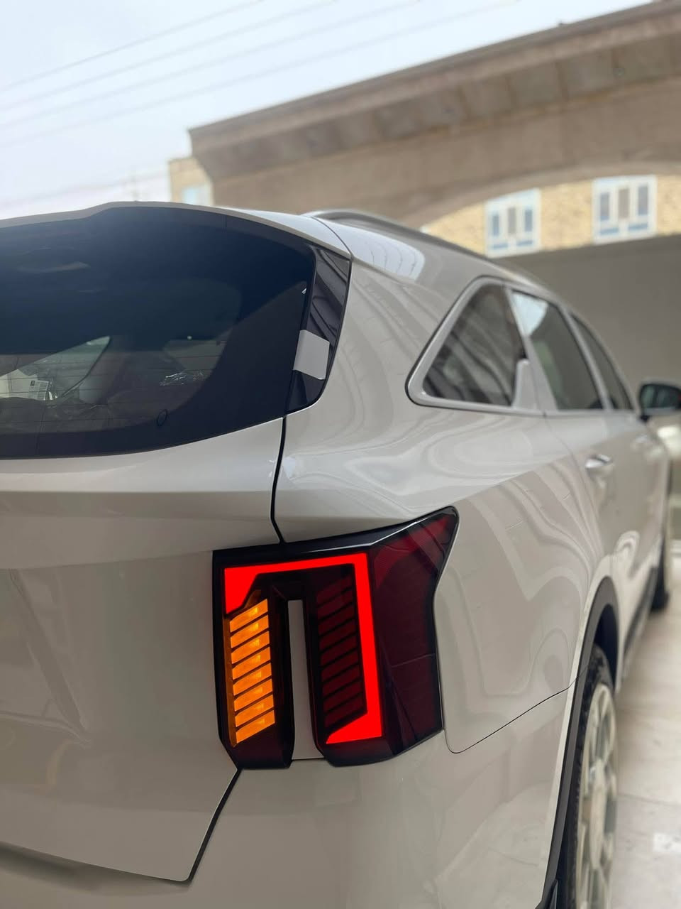 سلام عليكم للبيع فقط.. 
كيا سورنتو موديل 2025 زيرو خليجي وكاله عامه
لون ابيض المحرك 6 سلندر 3500 cc
سياره ماشيه ٨ ألف زيرو
رقم سليمانيه شرط تحويل نس اليوم
سبعه راكب و دخول بصمه داتا شو وكير ماوس
صندوق كهرباء ويل كب لونين حجم 20
حساسات امامي خلفي تشغيل عن بعد
كامره خلفيه دوار تبديل دهن مجانيه بالوكاله كيا
وضمان خمس سنوات
السعر$ 333 $ $$وبي مجال
مكاني كركوك. طوز خرماتو ***********
غير متواجد على فيس
